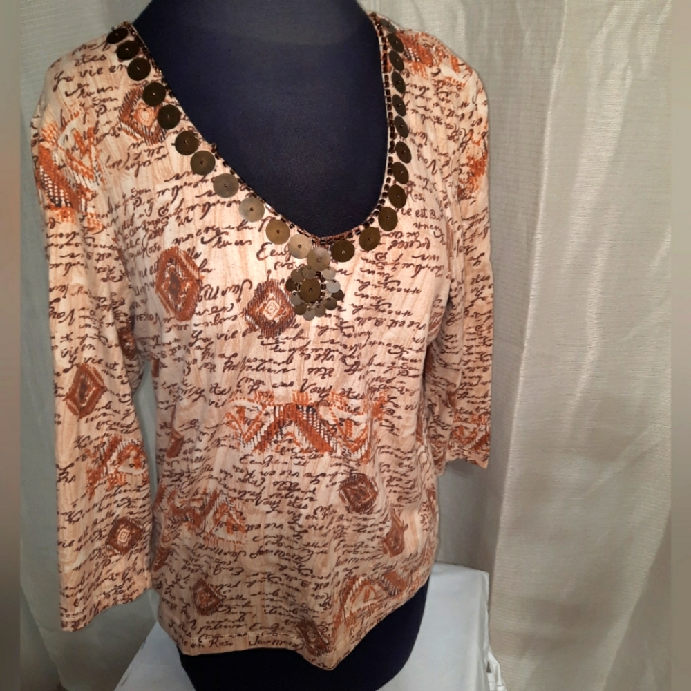 Embellished neckline French writings print Sz M